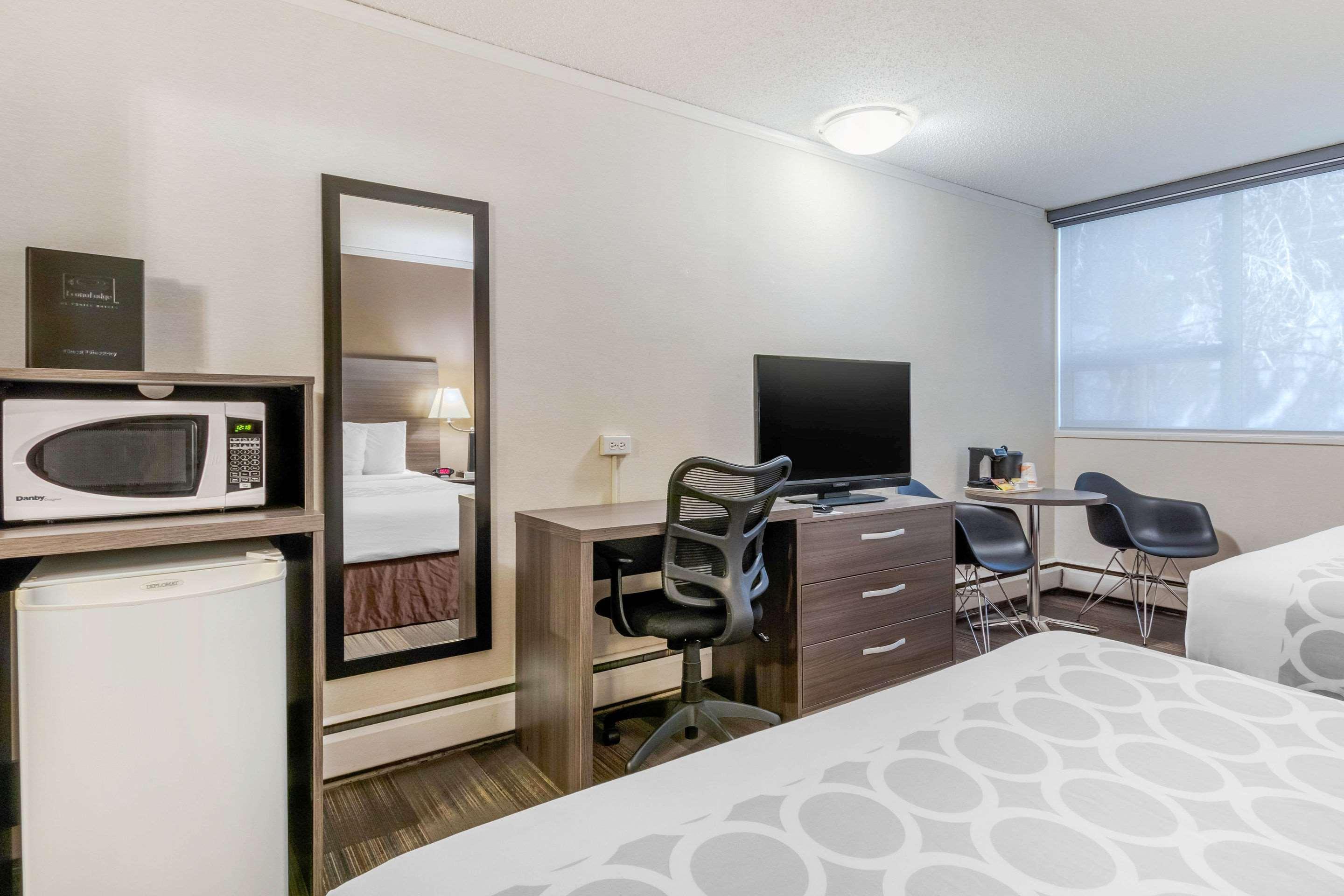 Super 8 By Wyndham Macleod Trail Calgary Hotel Luaran gambar