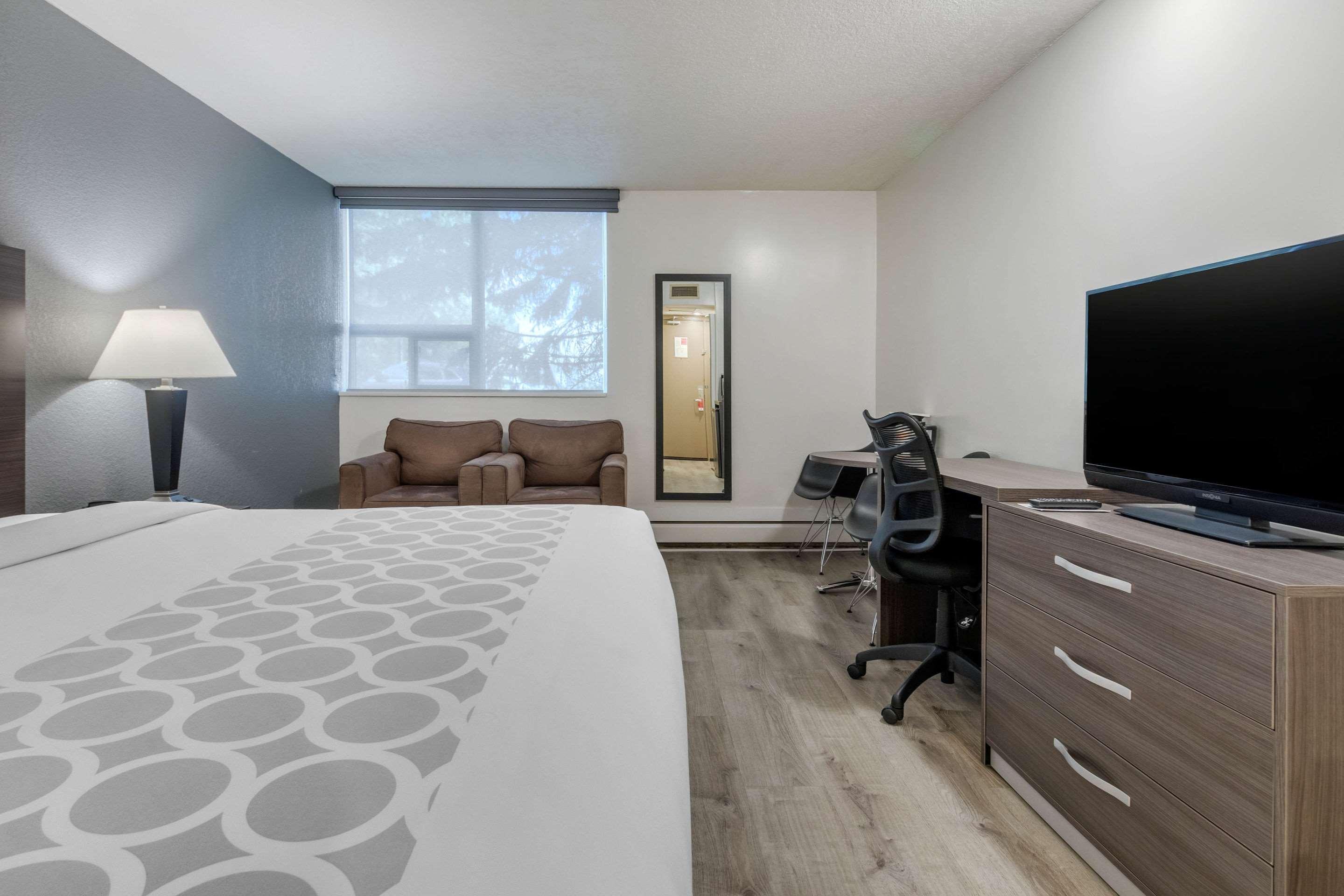 Super 8 By Wyndham Macleod Trail Calgary Hotel Luaran gambar